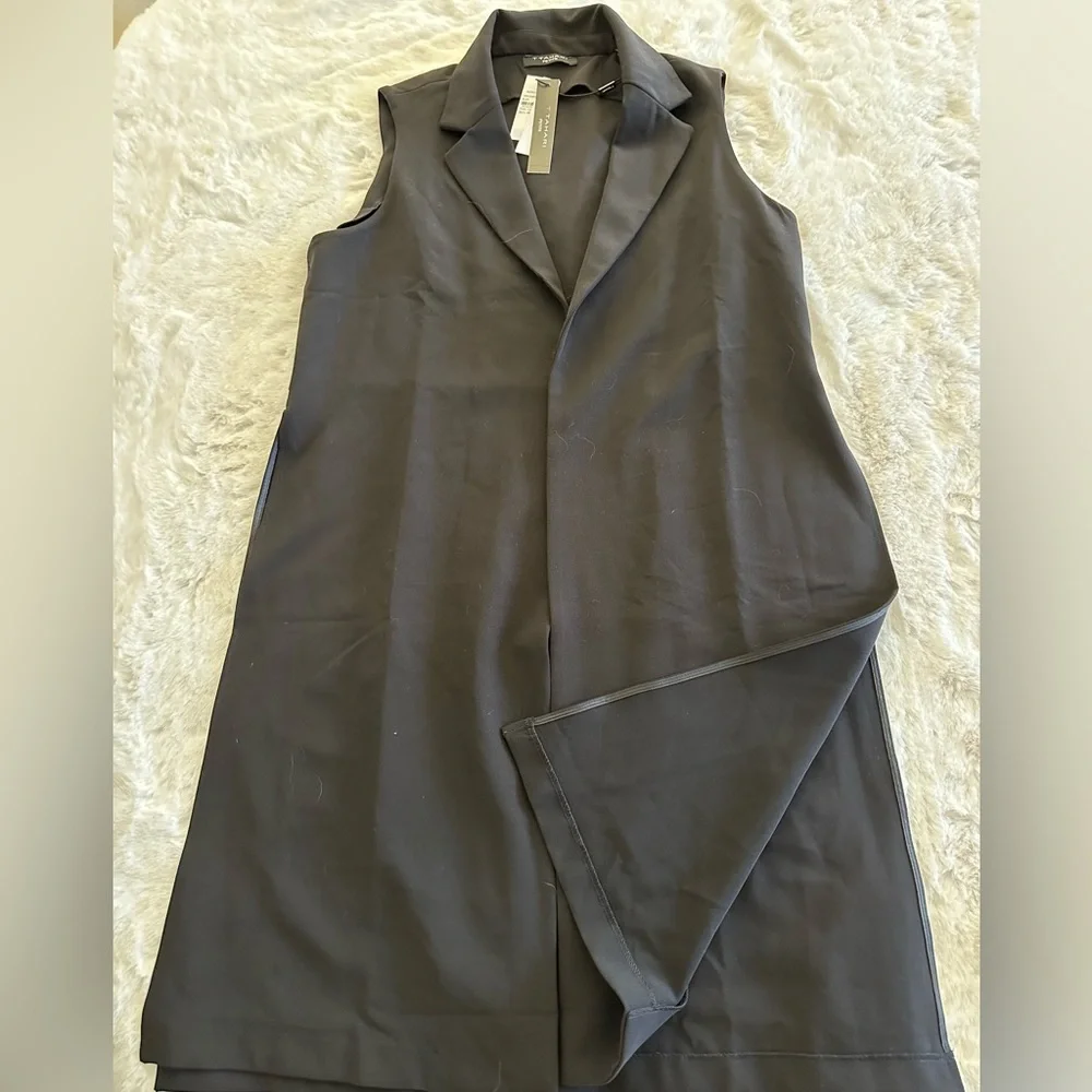 Brand TAHARI. Black. Size PL . Coat. - Picture 2 of 6